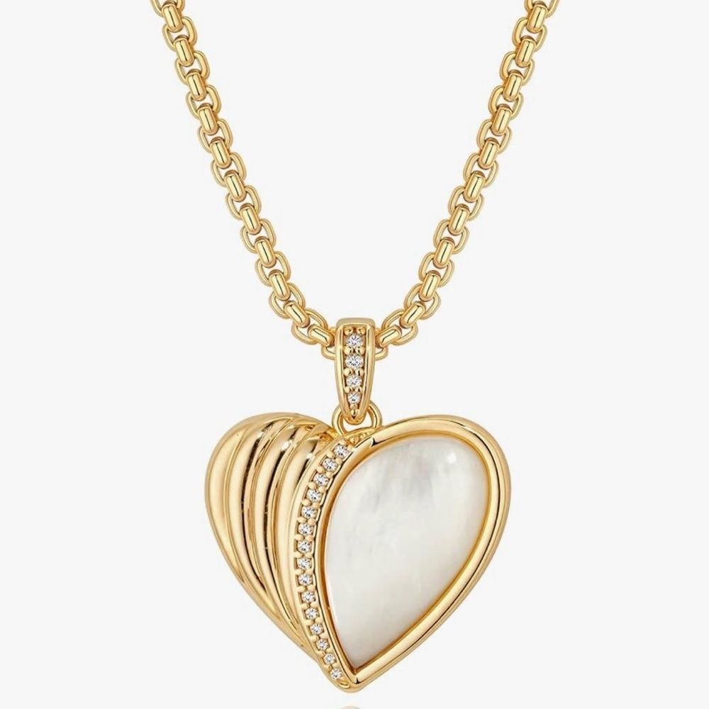 NEW 14K Gold Plated Elegant Heart Pendant Necklace